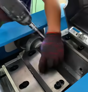 铜米机换刀视频（150型，200型，260型，300型通用版）